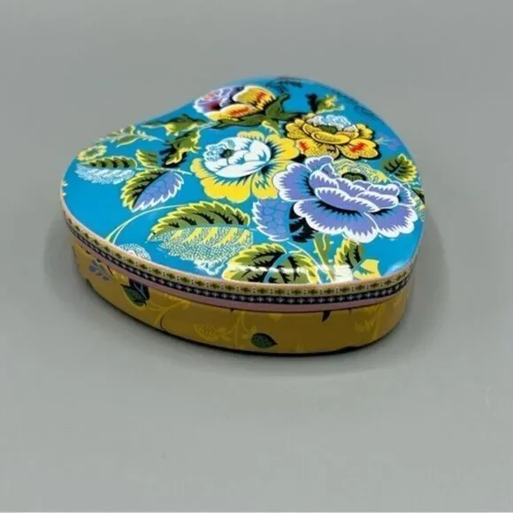 Brighton Tin Heart Floral Box - Picture 2 of 5